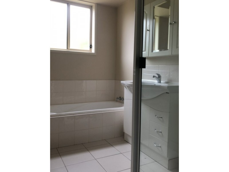 2/181 Branscombe Road, Claremont TAS 7011