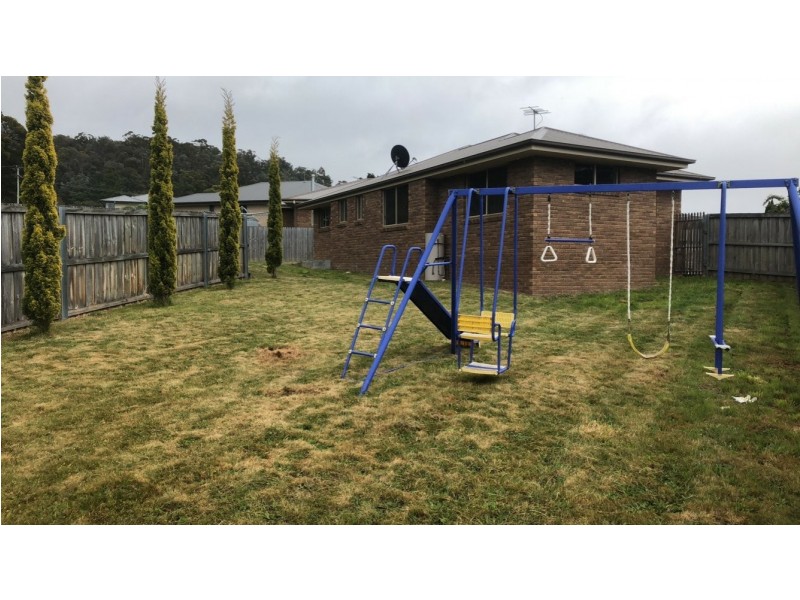 2/181 Branscombe Road, Claremont TAS 7011