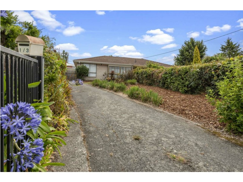 Unit 1/3 Carinya Street, Blackmans Bay TAS 7052