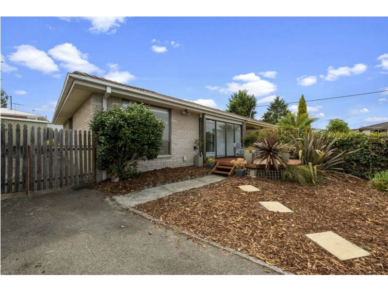 Unit 1/3 Carinya Street, Blackmans Bay TAS 7052