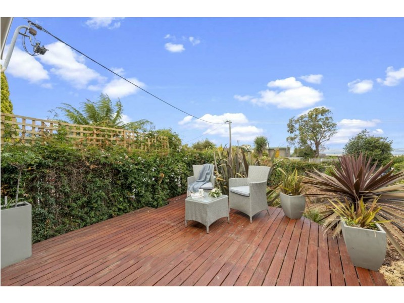 Unit 1/3 Carinya Street, Blackmans Bay TAS 7052