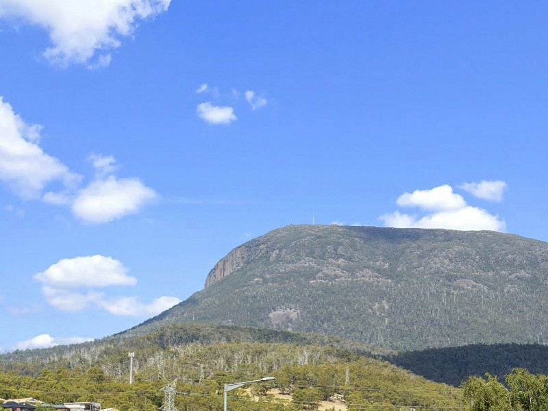 Unit 1/4 Verbena Place, Glenorchy TAS 7010