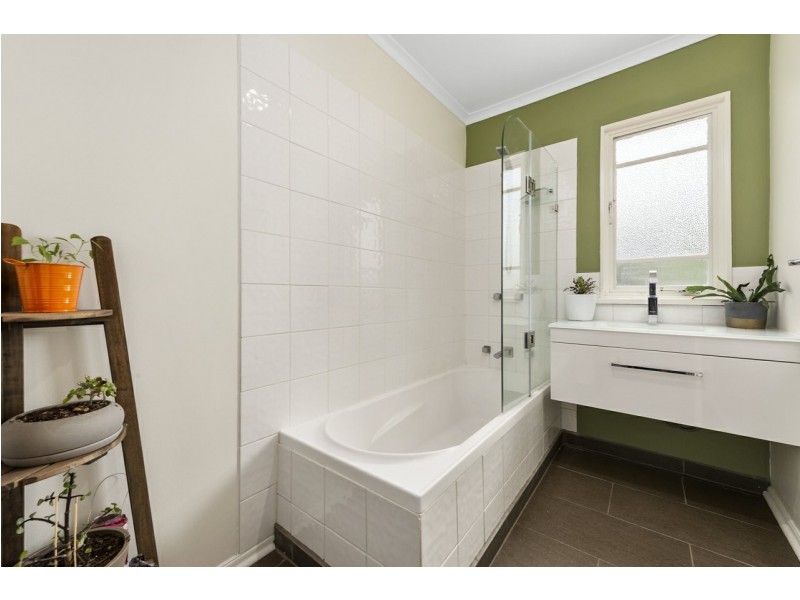 52 Schouten Street, Warrane TAS 7018