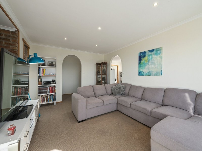 2 Kristen Court, Claremont TAS 7011