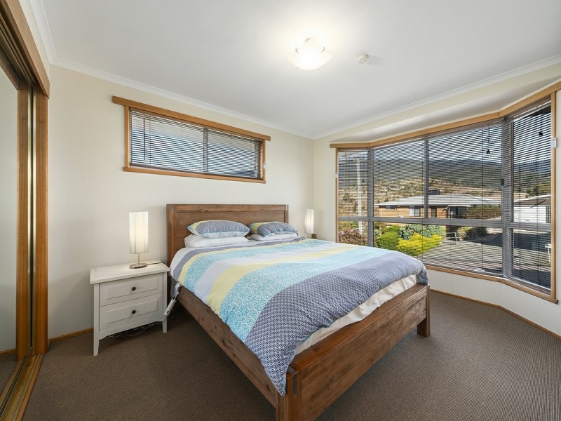 2 Kristen Court, Claremont TAS 7011