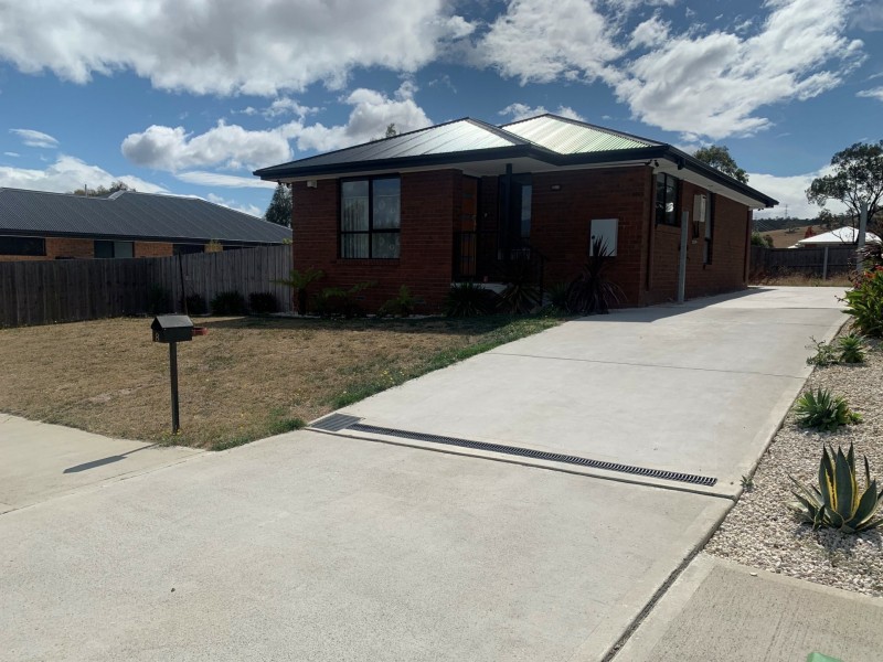 8 Barrob Street, Old Beach TAS 7017