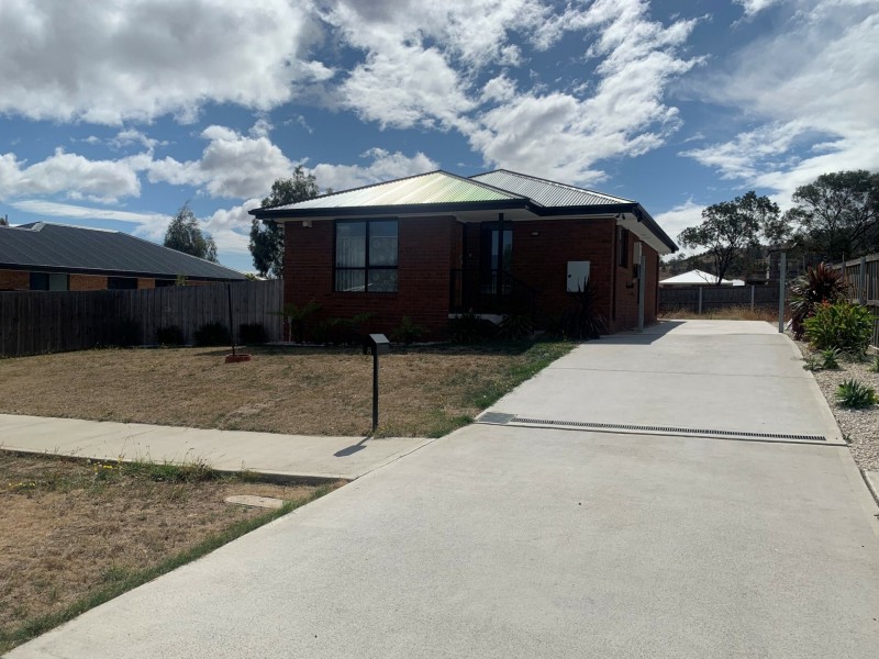 8 Barrob Street, Old Beach TAS 7017