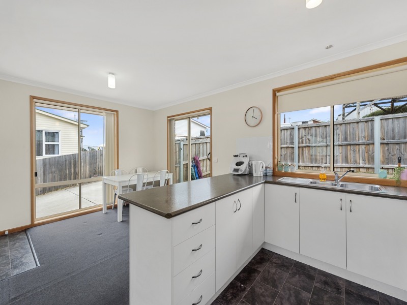 2/25 Spring Street, Claremont TAS 7011