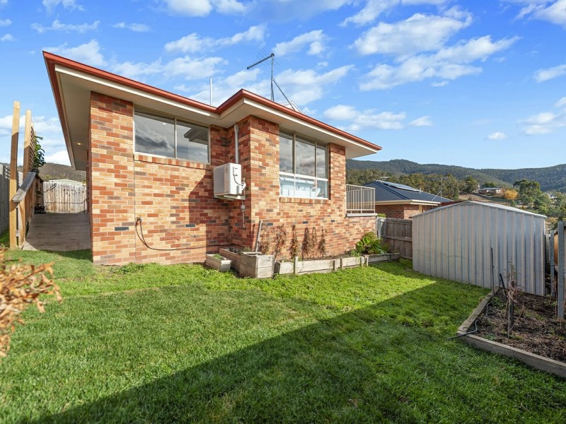 4/176 Branscombe Rd, Claremont TAS 7011