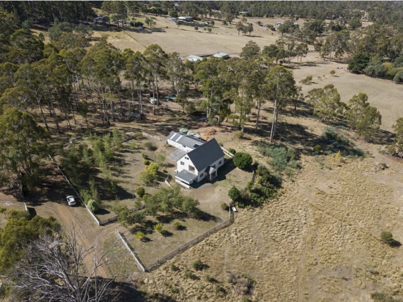 10 Briers Road, Lachlan TAS 7140