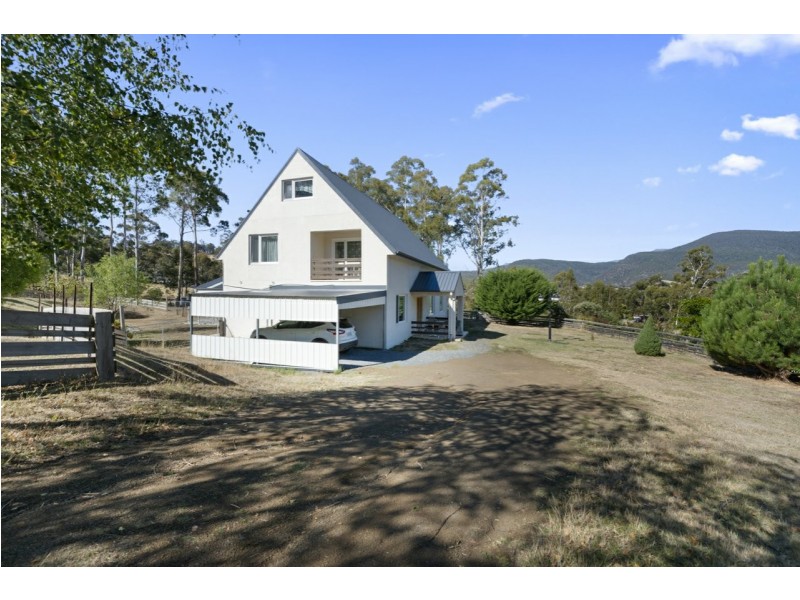 10 Briers Road, Lachlan TAS 7140