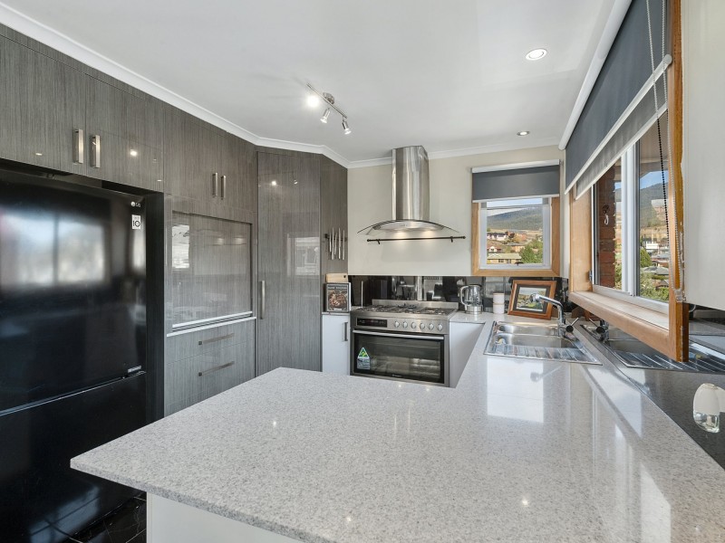 102 Sunshine Road, Austins Ferry TAS 7011