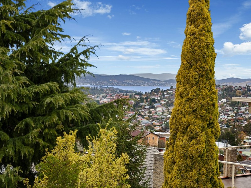 45 Stratton Avenue, Lenah Valley TAS 7008