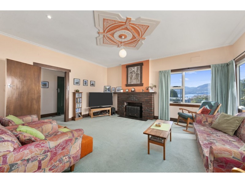 132 Main Road, Claremont TAS 7011