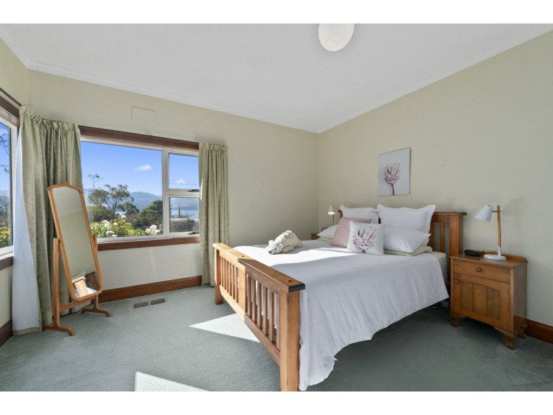 132 Main Road, Claremont TAS 7011