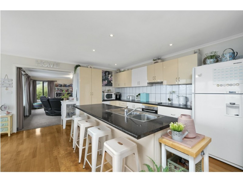 Villa 2/24 Govett Rise, Austins Ferry TAS 7011