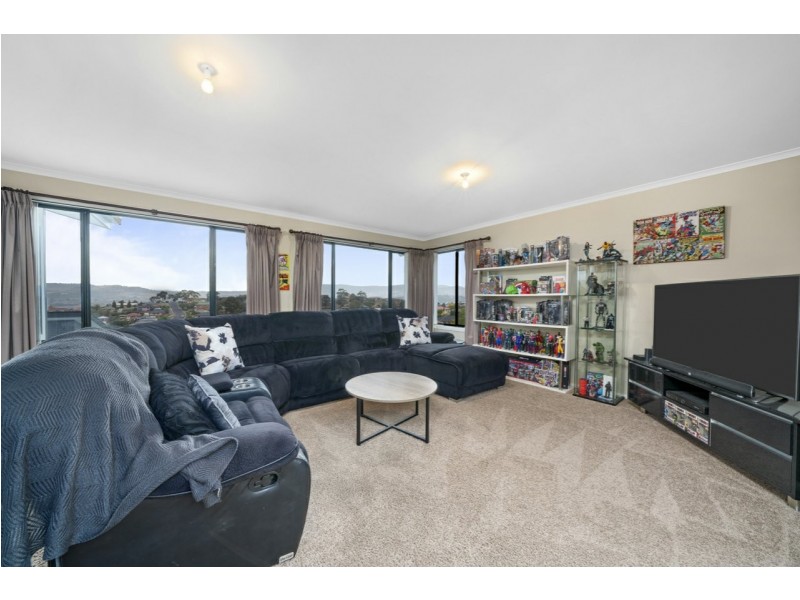 Villa 2/24 Govett Rise, Austins Ferry TAS 7011