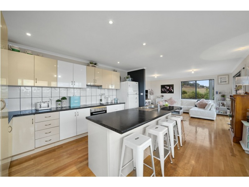 Villa 2/24 Govett Rise, Austins Ferry TAS 7011