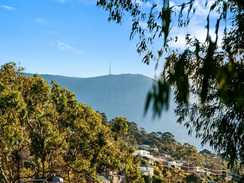 1/279 Churchill Avenue, Sandy Bay TAS 7005