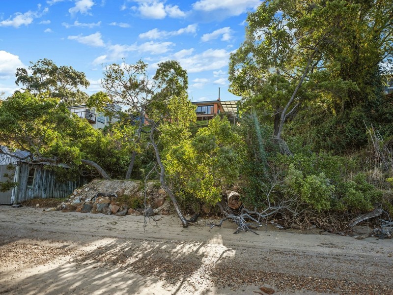 565 Shark Point Road, Penna TAS 7171