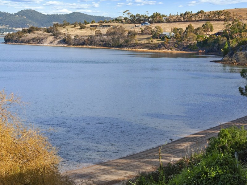 565 Shark Point Road, Penna TAS 7171