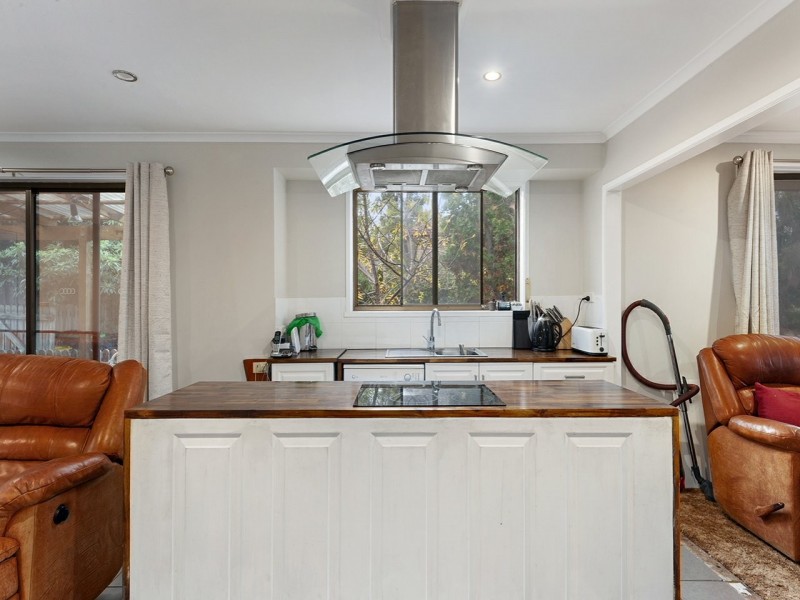 4 Vicary Place, Rokeby TAS 7019