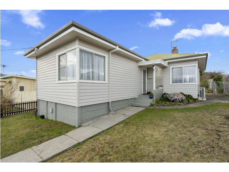 1 Barron Avenue, Goodwood TAS 7010