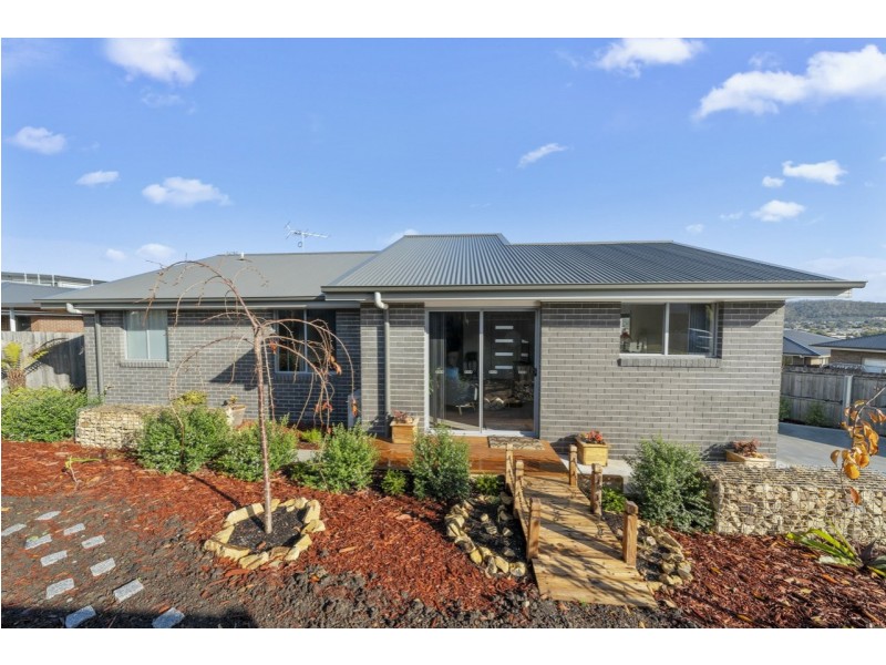 1/25 Mariah Crescent, Oakdowns TAS 7019
