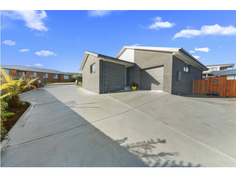 1/25 Mariah Crescent, Oakdowns TAS 7019