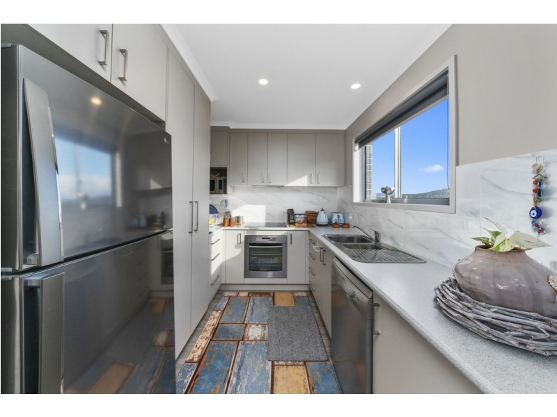 1/25 Mariah Crescent, Oakdowns TAS 7019