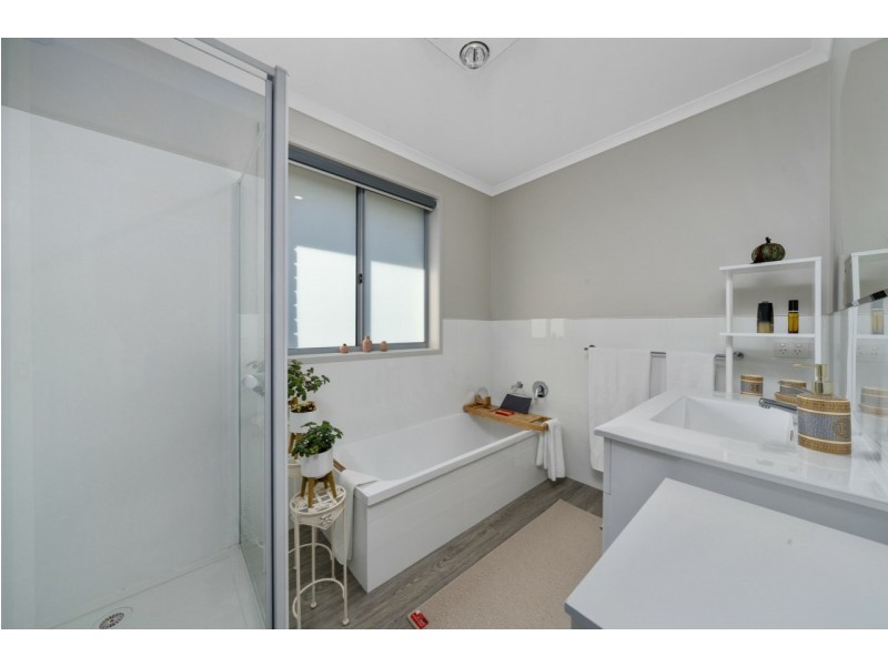 1/25 Mariah Crescent, Oakdowns TAS 7019