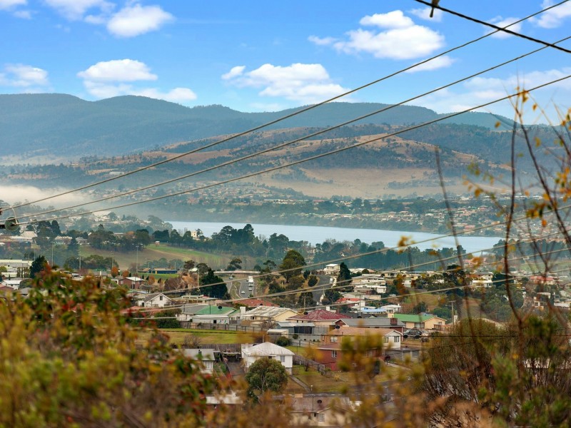 Unit 1/137 Marys Hope Road, Rosetta TAS 7010