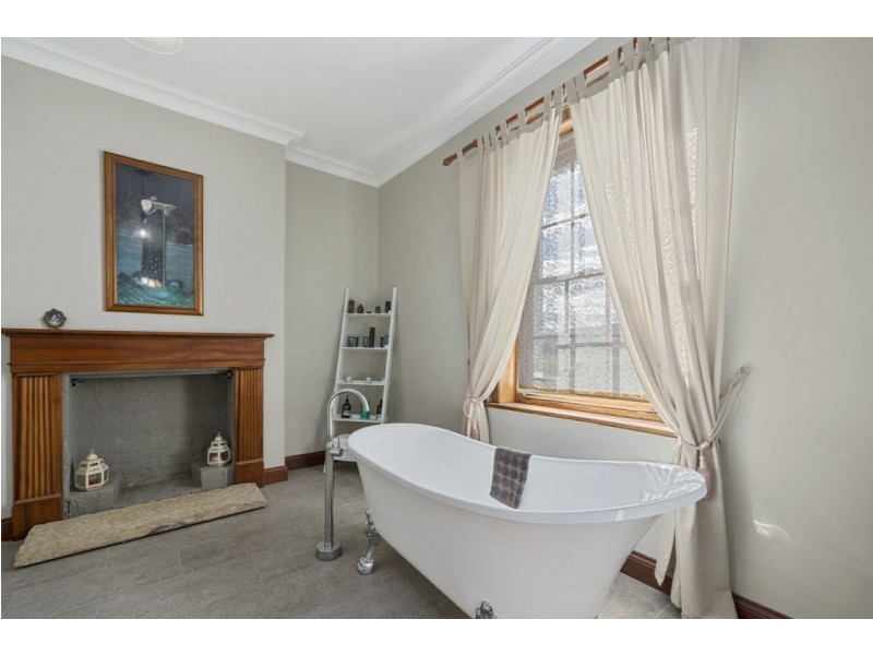 121 Main Street, Kempton TAS 7030