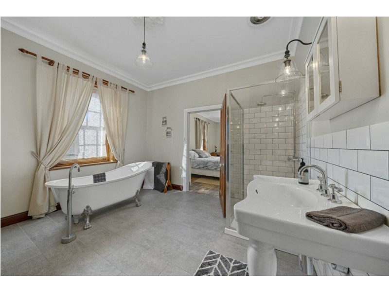 121 Main Street, Kempton TAS 7030