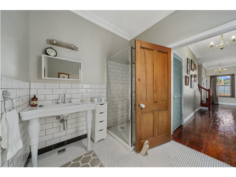 121 Main Street, Kempton TAS 7030