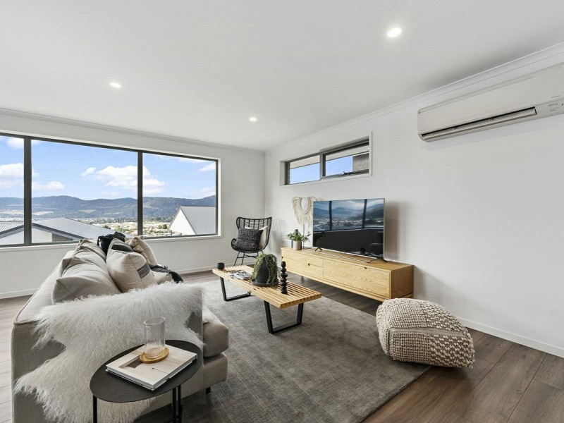 9/18 Carnegie Street, Claremont TAS 7011