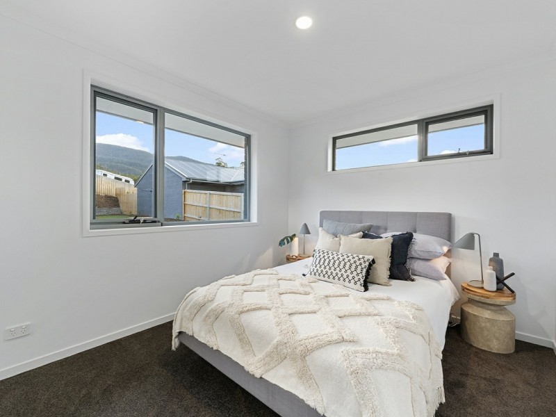 9/18 Carnegie Street, Claremont TAS 7011