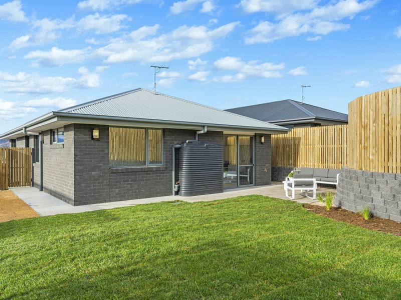 9/18 Carnegie Street, Claremont TAS 7011