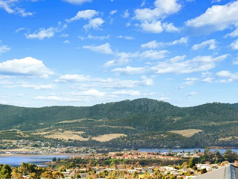 9/18 Carnegie Street, Claremont TAS 7011