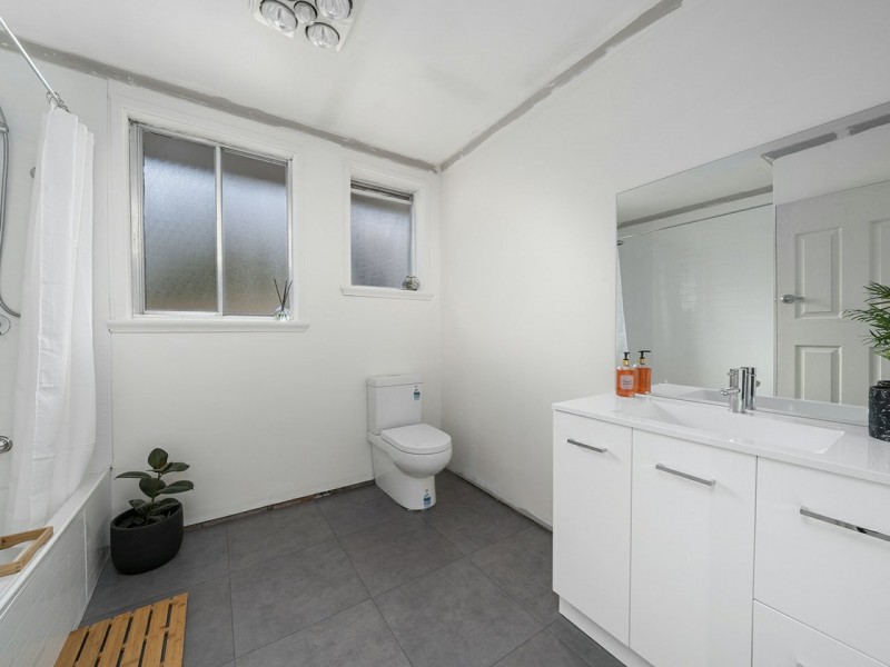 15 Carawa Street, Mornington TAS 7018