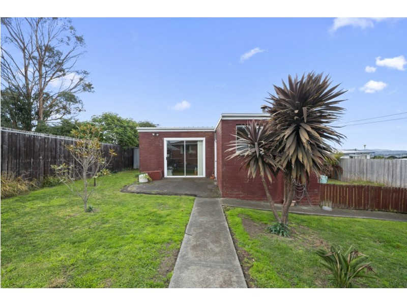 2 Eltham Place, Claremont TAS 7011