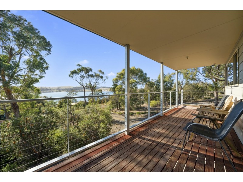 82 Barton Avenue, Triabunna TAS 7190