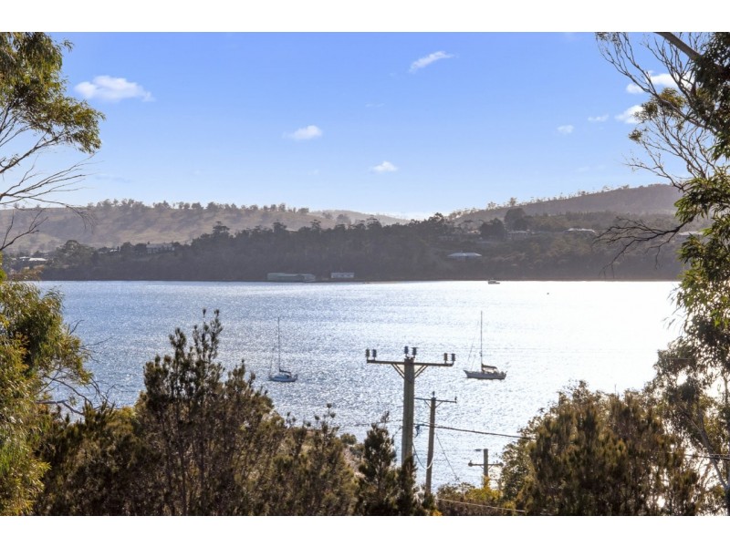 82 Barton Avenue, Triabunna TAS 7190