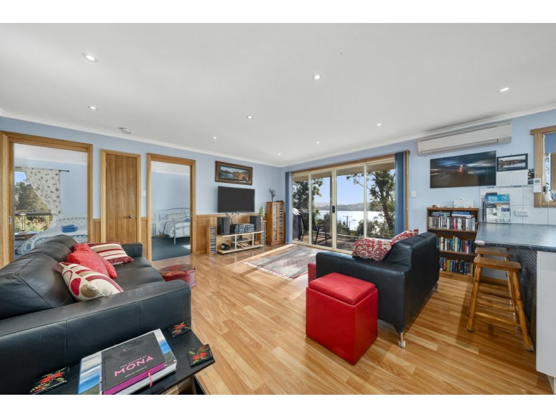 82 Barton Avenue, Triabunna TAS 7190