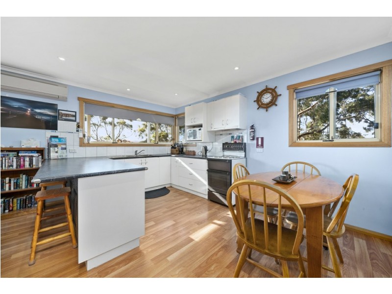 82 Barton Avenue, Triabunna TAS 7190