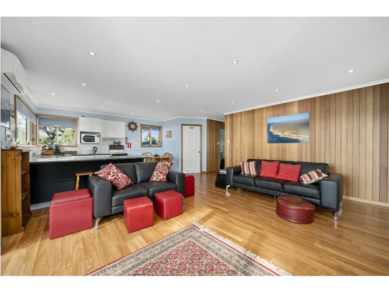 82 Barton Avenue, Triabunna TAS 7190