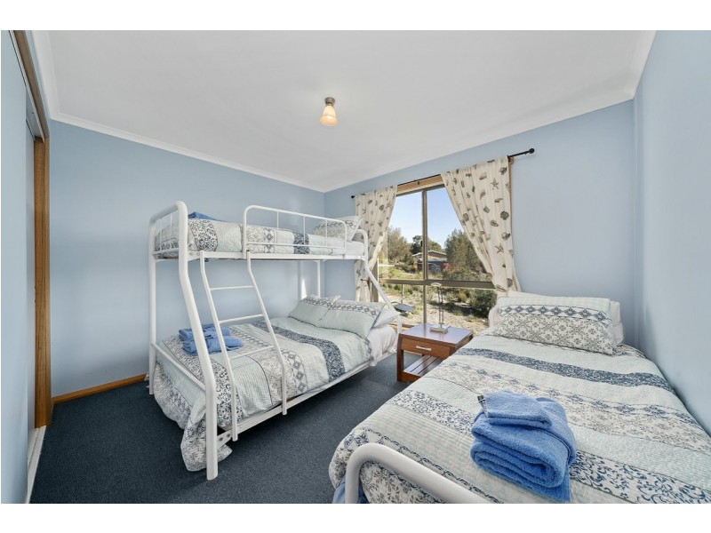 82 Barton Avenue, Triabunna TAS 7190