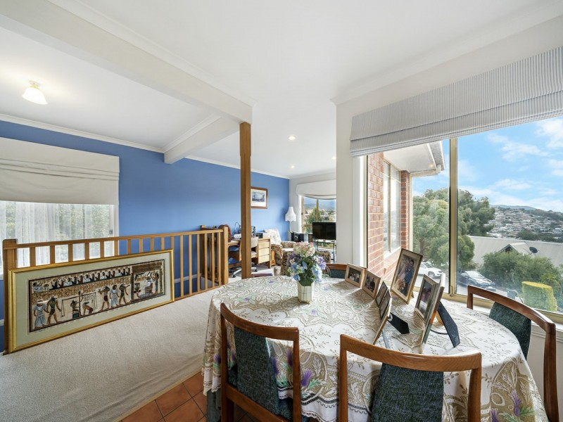 1/52 Rosehill Crescent, Lenah Valley TAS 7008