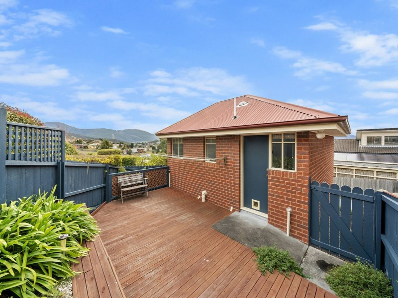 1/52 Rosehill Crescent, Lenah Valley TAS 7008