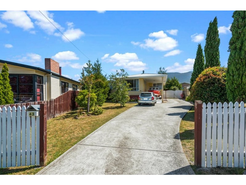 43 Hilton Road, Claremont TAS 7011